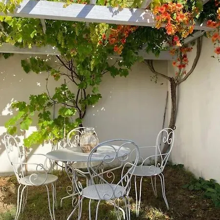 Charmante Maison Avec Jacuzzi. Semesterbostad
