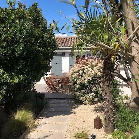 Charmante Maison Avec Jacuzzi. La Flotte