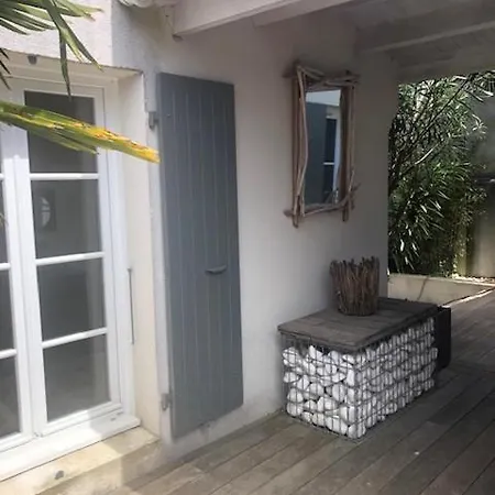 Charmante Maison Avec Jacuzzi. Semesterbostad